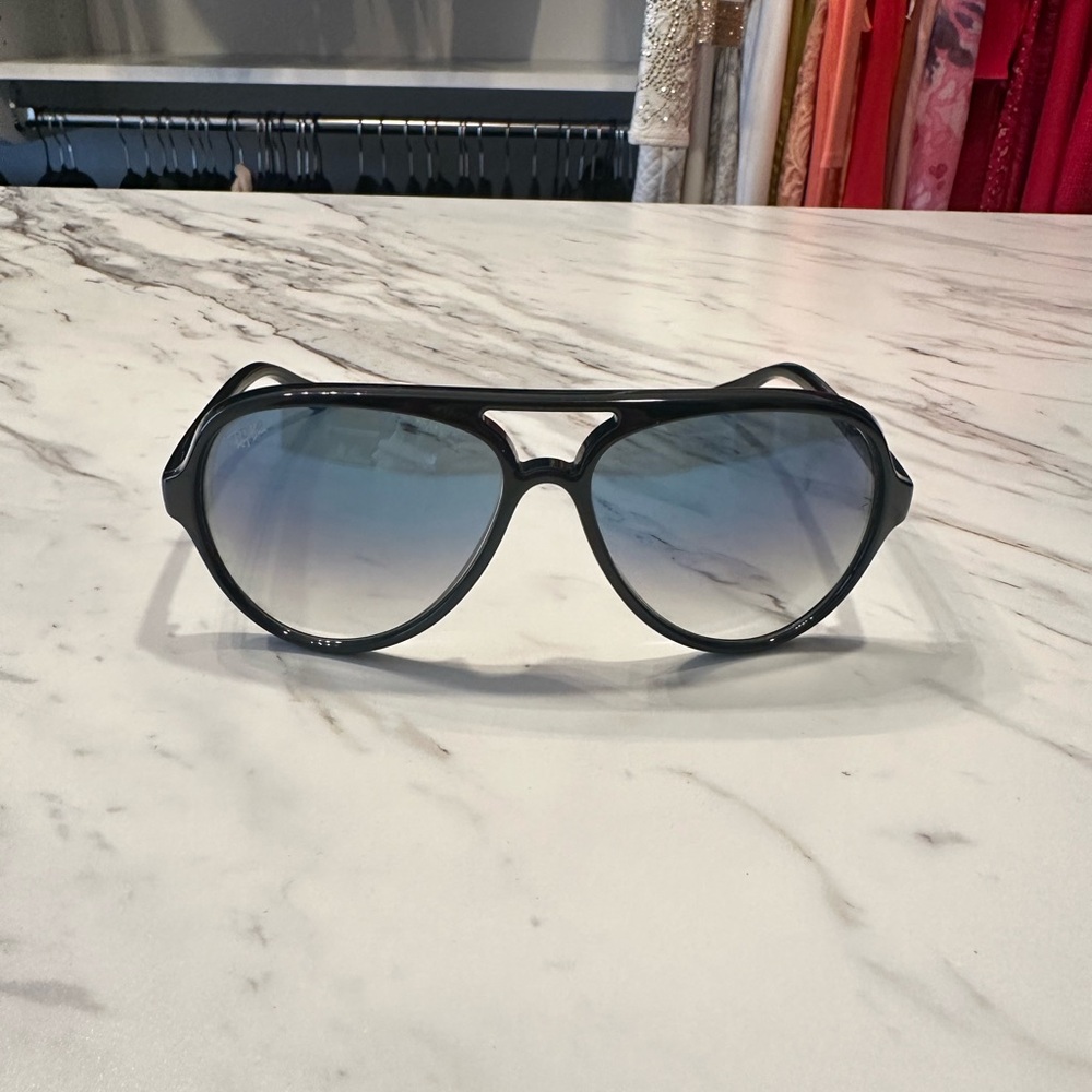RAY-BAN RB4125 Cats 5000 Classic Sunglasses